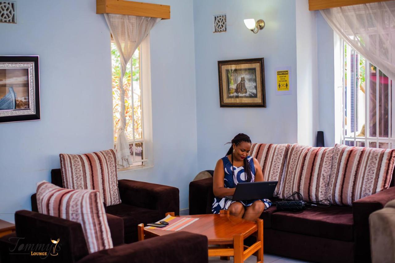 Tommy'S Airport Lounge Hotel Syokimau Luaran gambar